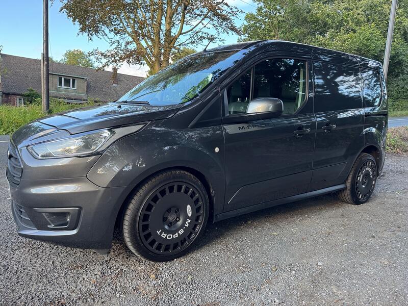 FORD TRANSIT CONNECT 1.5 200 EcoBlue Limited