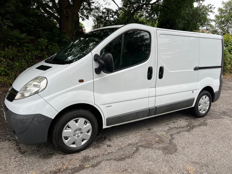 VAUXHALL VIVARO 2.0 2900 CDTi